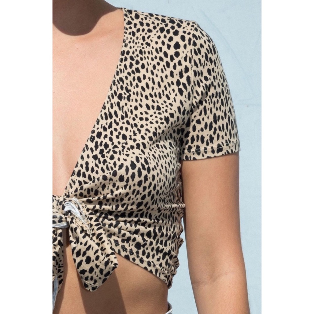Brandy Melville | Rae Top - Picture 4 of 13